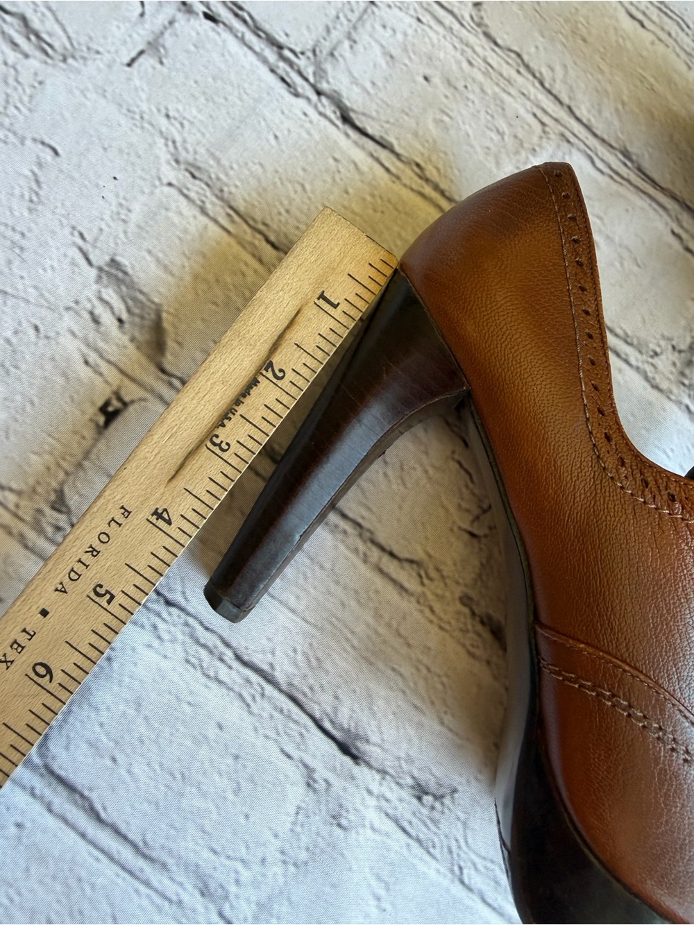 Stuart Weitzman Oxford Heels 8.5N Heels Regency Heritage Leather Academia EUC - Picture 3 of 16